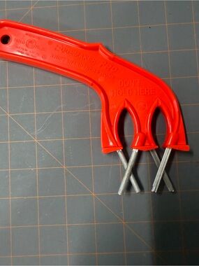 Edgemaker Pro Knife Sharpener - Bright Red